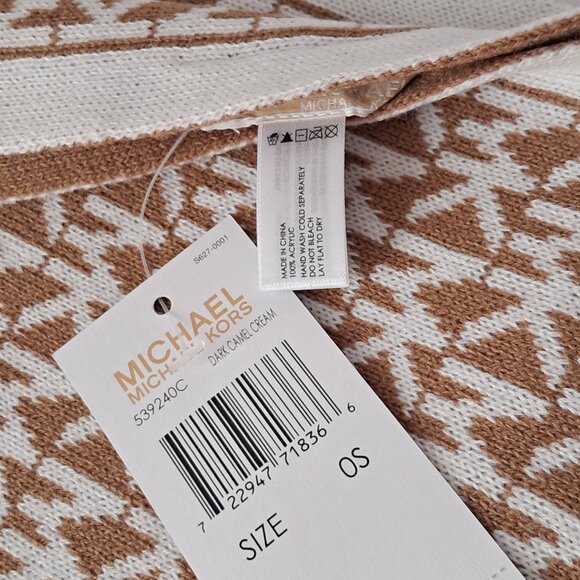 Michael Kors Hat, Scarf and Gloves Set. BNWT main image 10